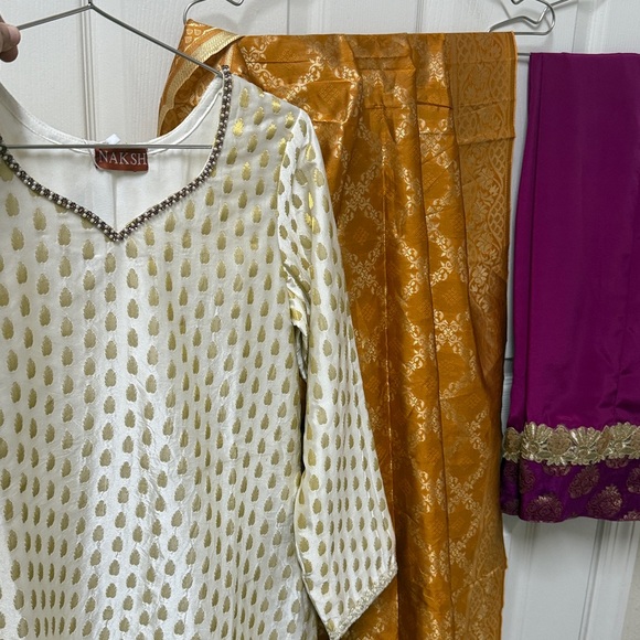 NWT designers Traditional White and Gold Kurta Set with dark pink Pants - Picture 13 of 14